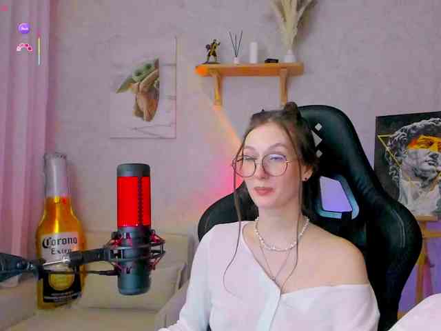 KiraRumGirl webcam