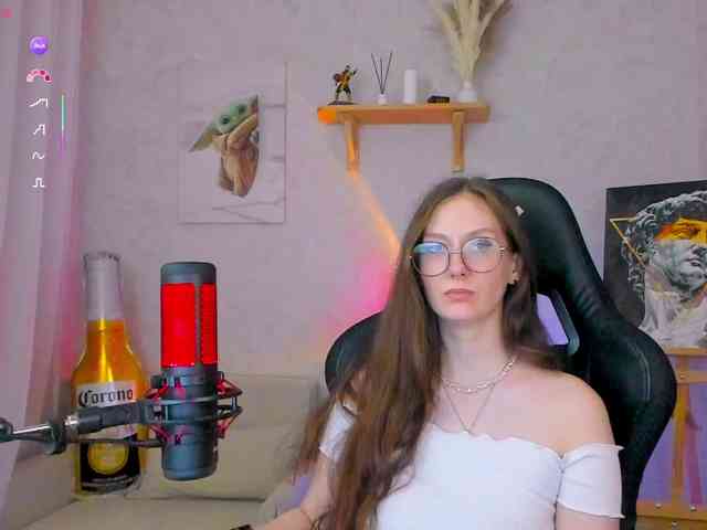 KiraRumGirl webcam