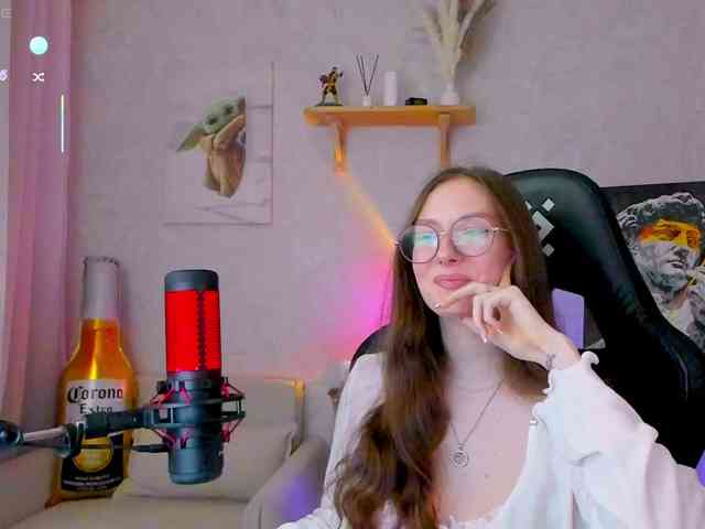 KiraRumGirl webcam