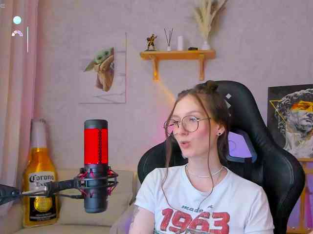KiraRumGirl webcam