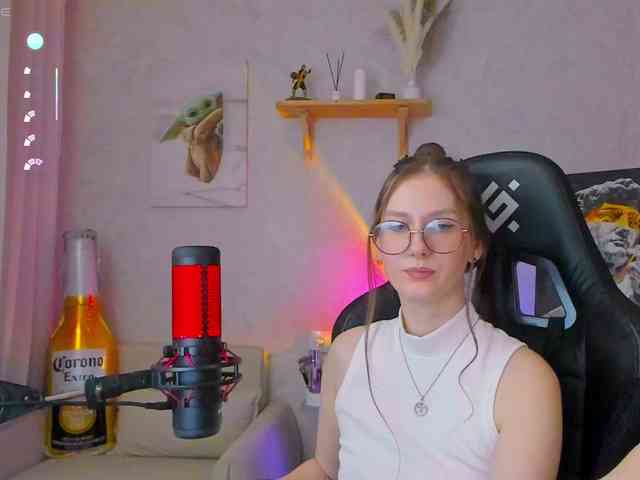 KiraRumGirl webcam