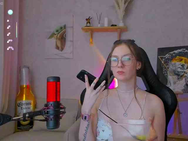 KiraRumGirl webcam