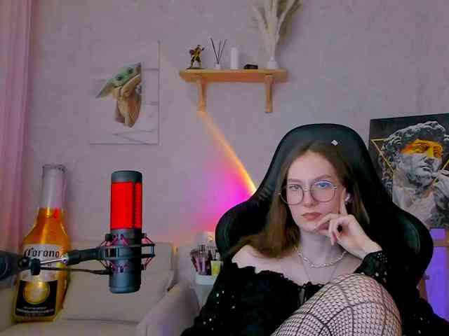 KiraRumGirl webcam