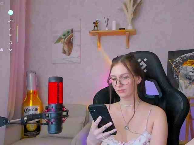 KiraRumGirl webcam