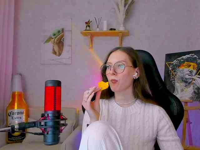 KiraRumGirl webcam