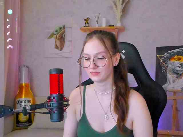 KiraRumGirl webcam