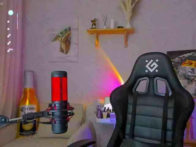KiraRumGirl webcam