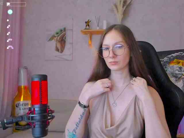 KiraRumGirl webcam