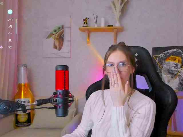 KiraRumGirl webcam