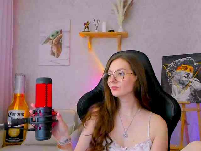 KiraRumGirl webcam