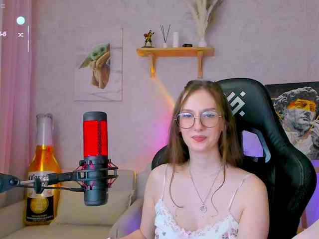 KiraRumGirl webcam