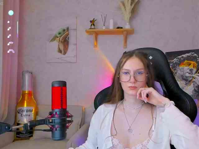 KiraRumGirl webcam