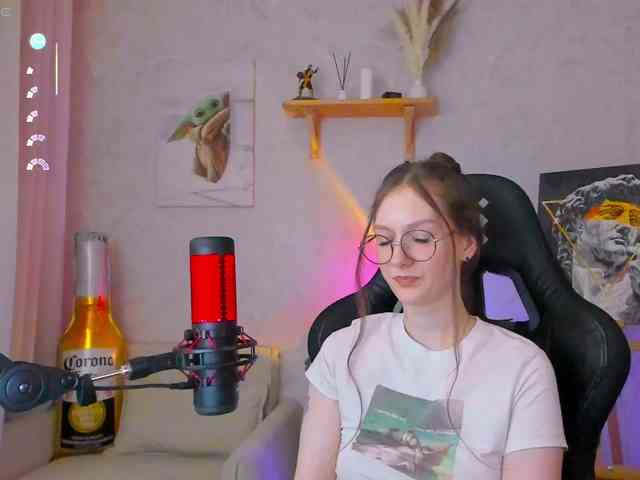 KiraRumGirl webcam