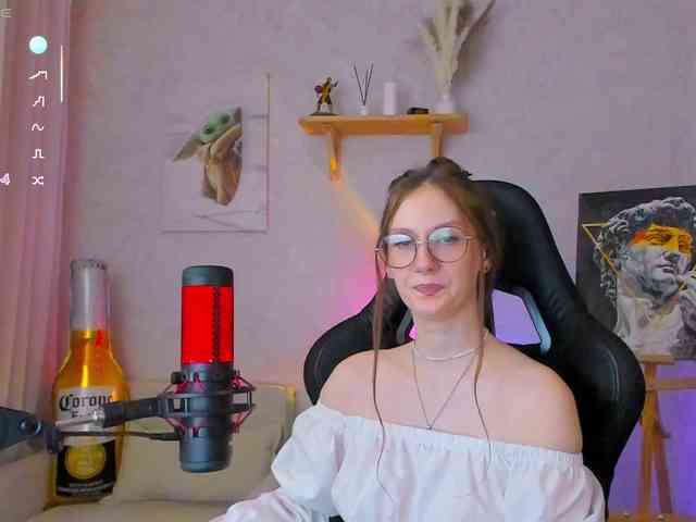 KiraRumGirl webcam