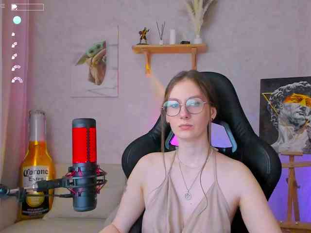 KiraRumGirl webcam