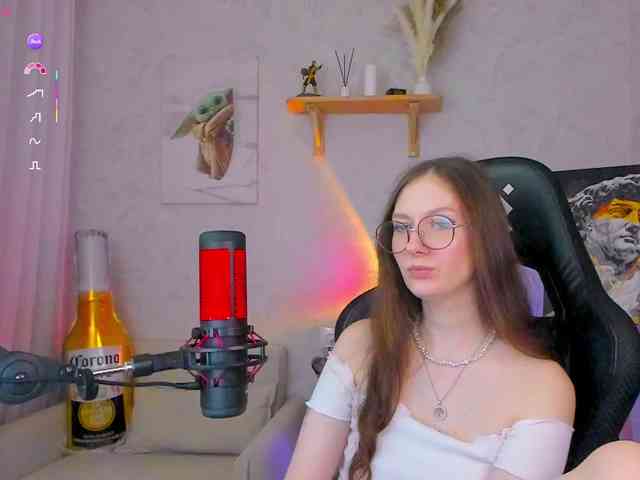 KiraRumGirl webcam