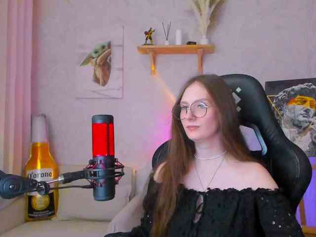 KiraRumGirl webcam