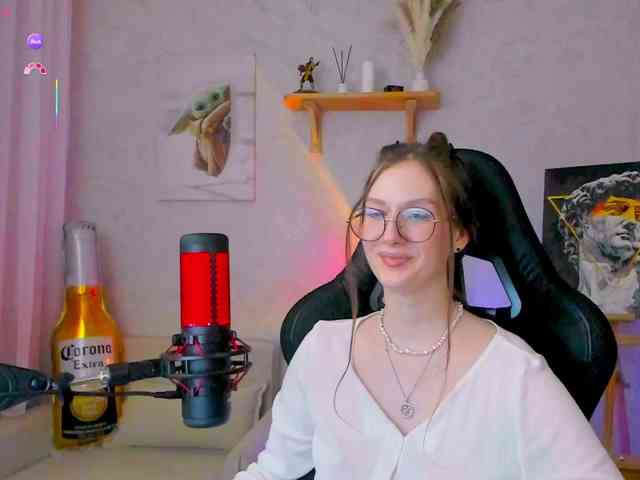 KiraRumGirl webcam