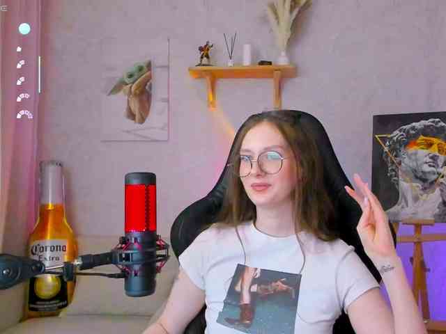 KiraRumGirl webcam