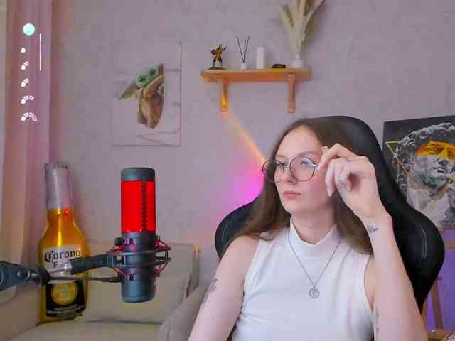 KiraRumGirl webcam