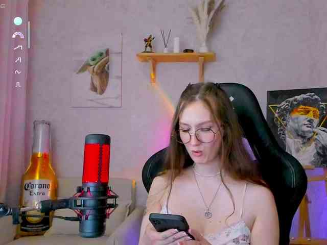 KiraRumGirl webcam