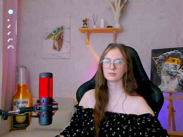 KiraRumGirl webcam