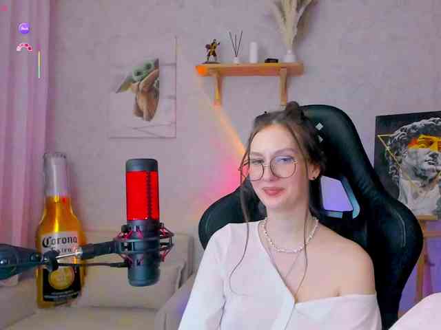 KiraRumGirl webcam