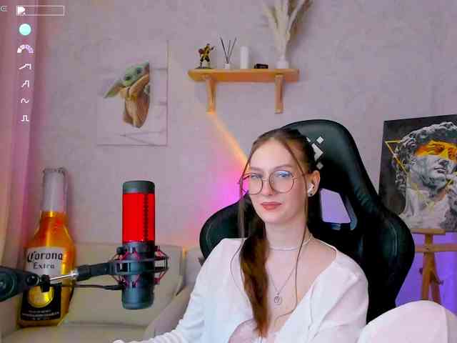 KiraRumGirl webcam