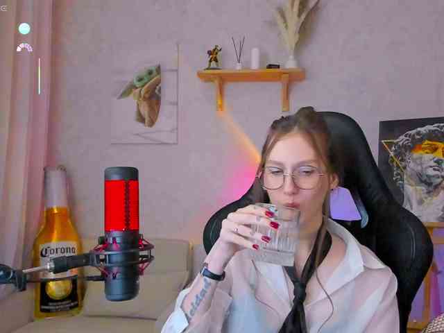 KiraRumGirl webcam