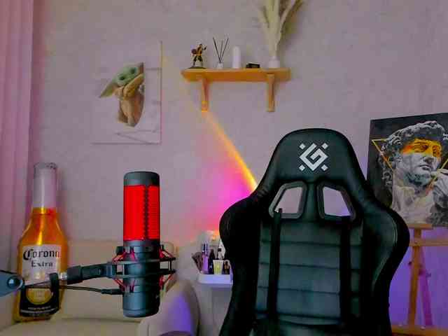 KiraRumGirl webcam