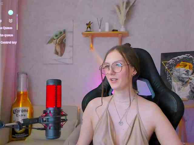 KiraRumGirl webcam