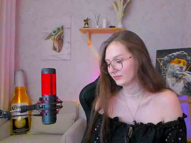 KiraRumGirl webcam
