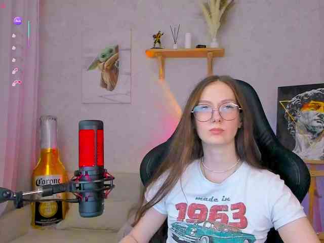 KiraRumGirl webcam