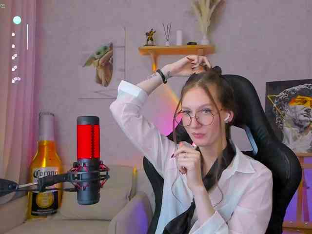 KiraRumGirl webcam