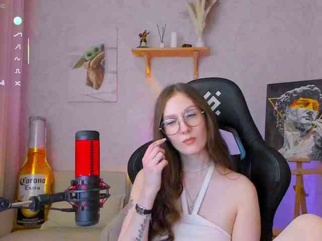 KiraRumGirl webcam