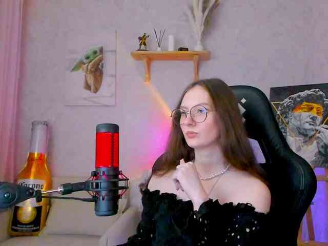 KiraRumGirl webcam