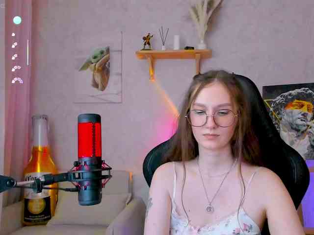 KiraRumGirl webcam