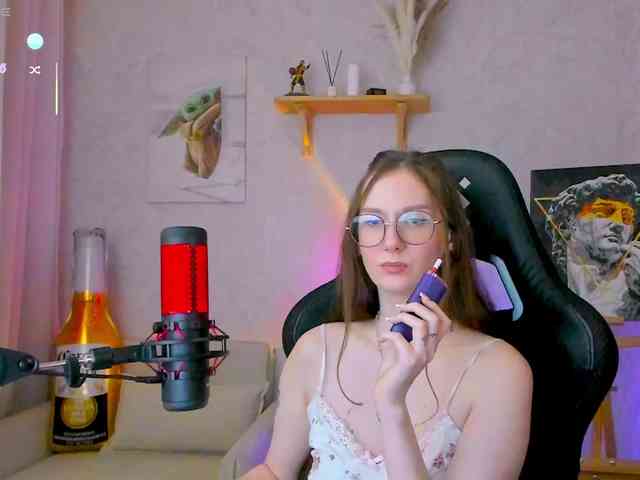 KiraRumGirl webcam