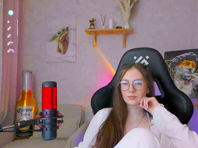 Модель: KiraRumGirl