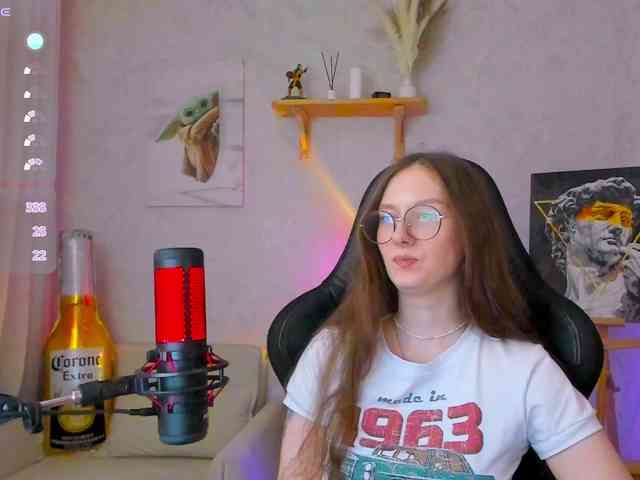 KiraRumGirl webcam