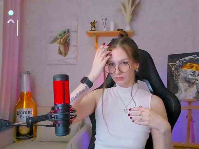KiraRumGirl webcam