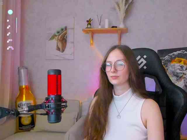 KiraRumGirl webcam