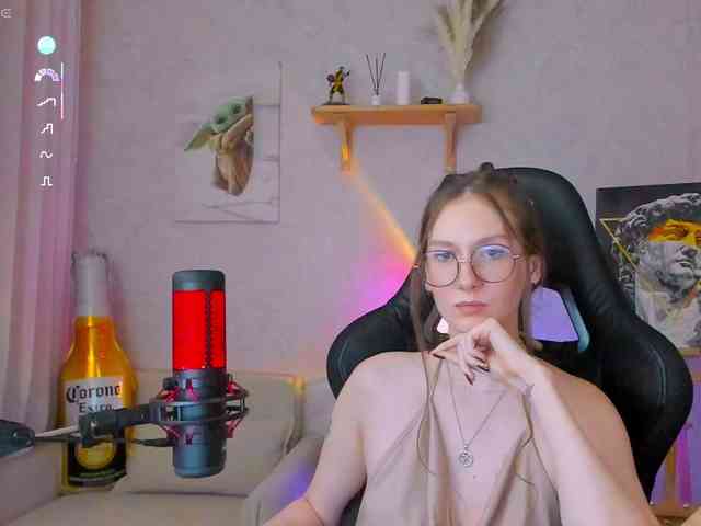 KiraRumGirl webcam