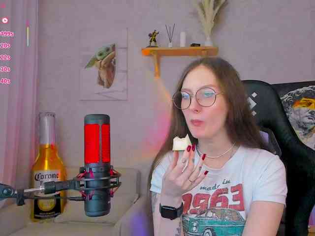 KiraRumGirl webcam