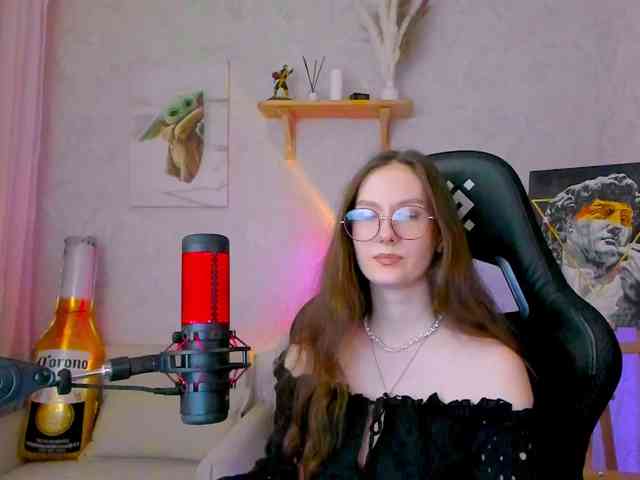 KiraRumGirl webcam