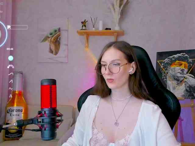 KiraRumGirl webcam