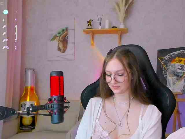 KiraRumGirl webcam