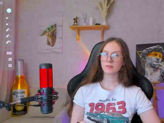 KiraRumGirl webcam