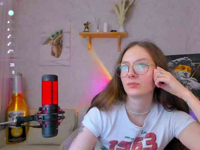 KiraRumGirl webcam