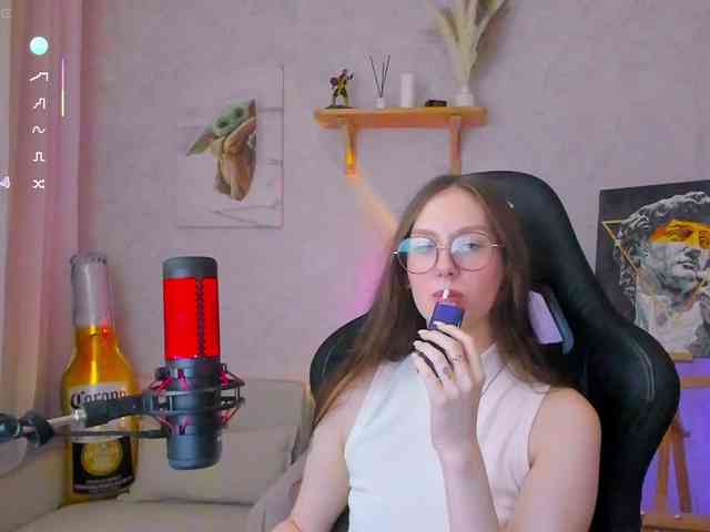 KiraRumGirl webcam